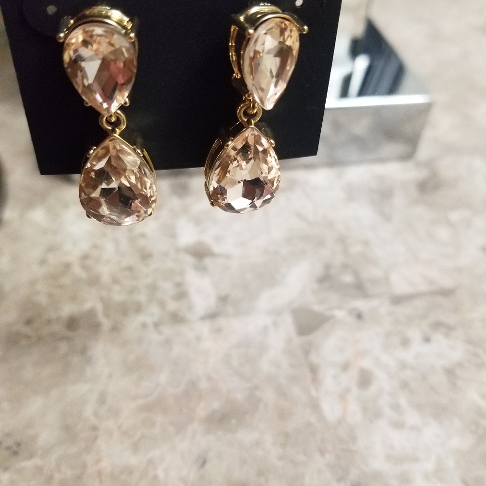 🆕️⬇️Laundry by Shelli Segal Rose Gold-Tone Crystal Teardrop Earrings - Picture 5 of 6